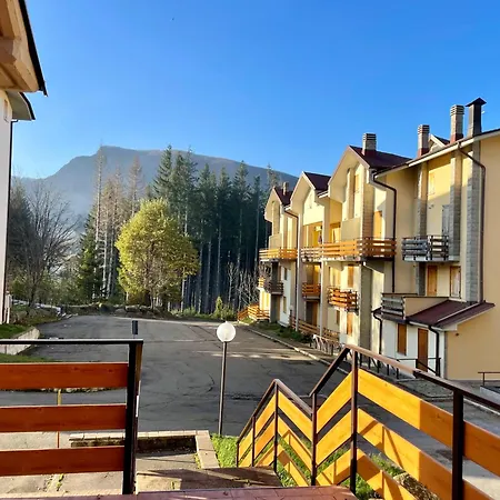 Regina Delle Nevi 아파트