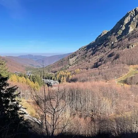 Regina Delle Nevi 아파트